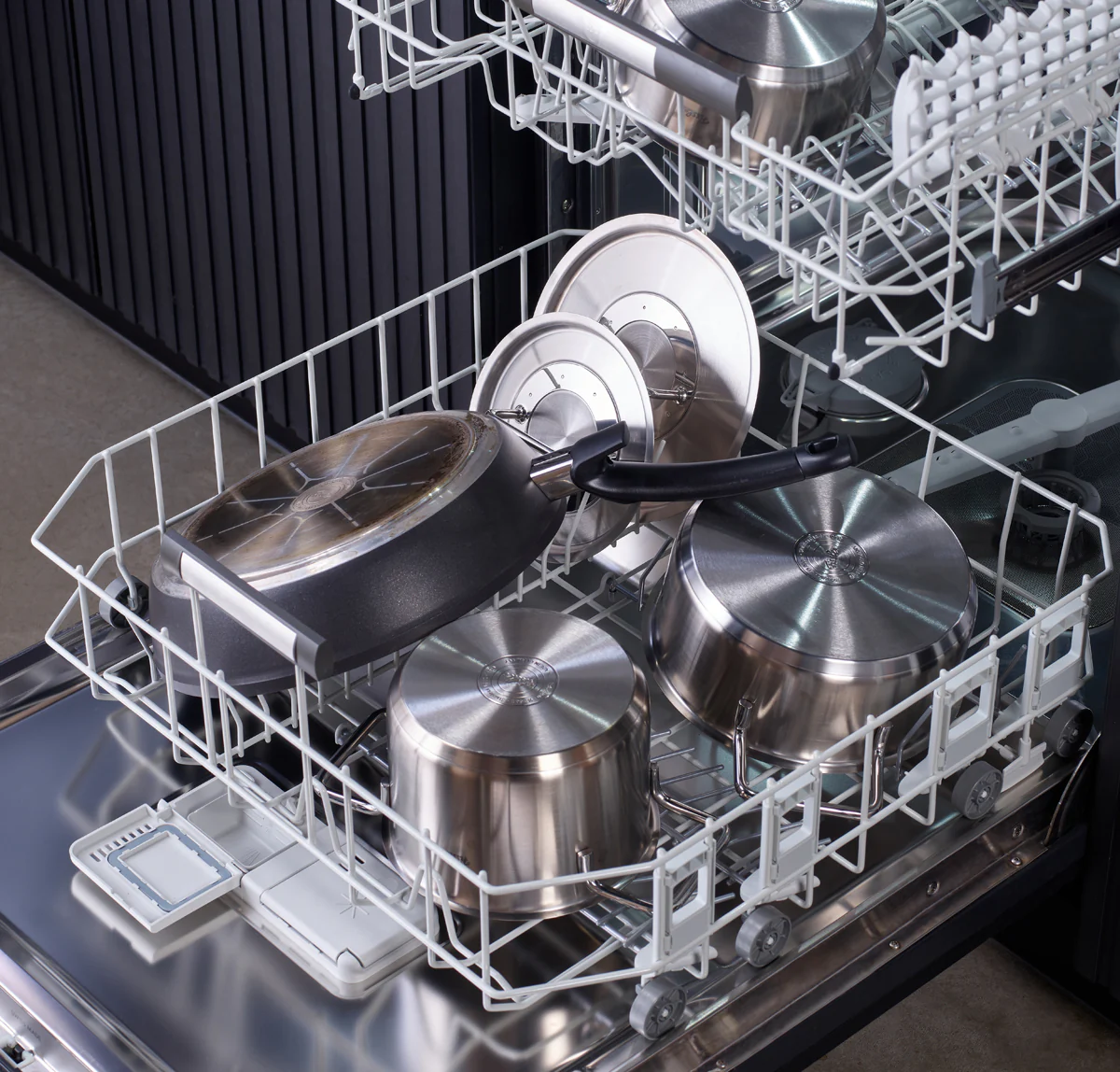 Fissler Pure Collection Rondeau with Metal Lid - Image 8