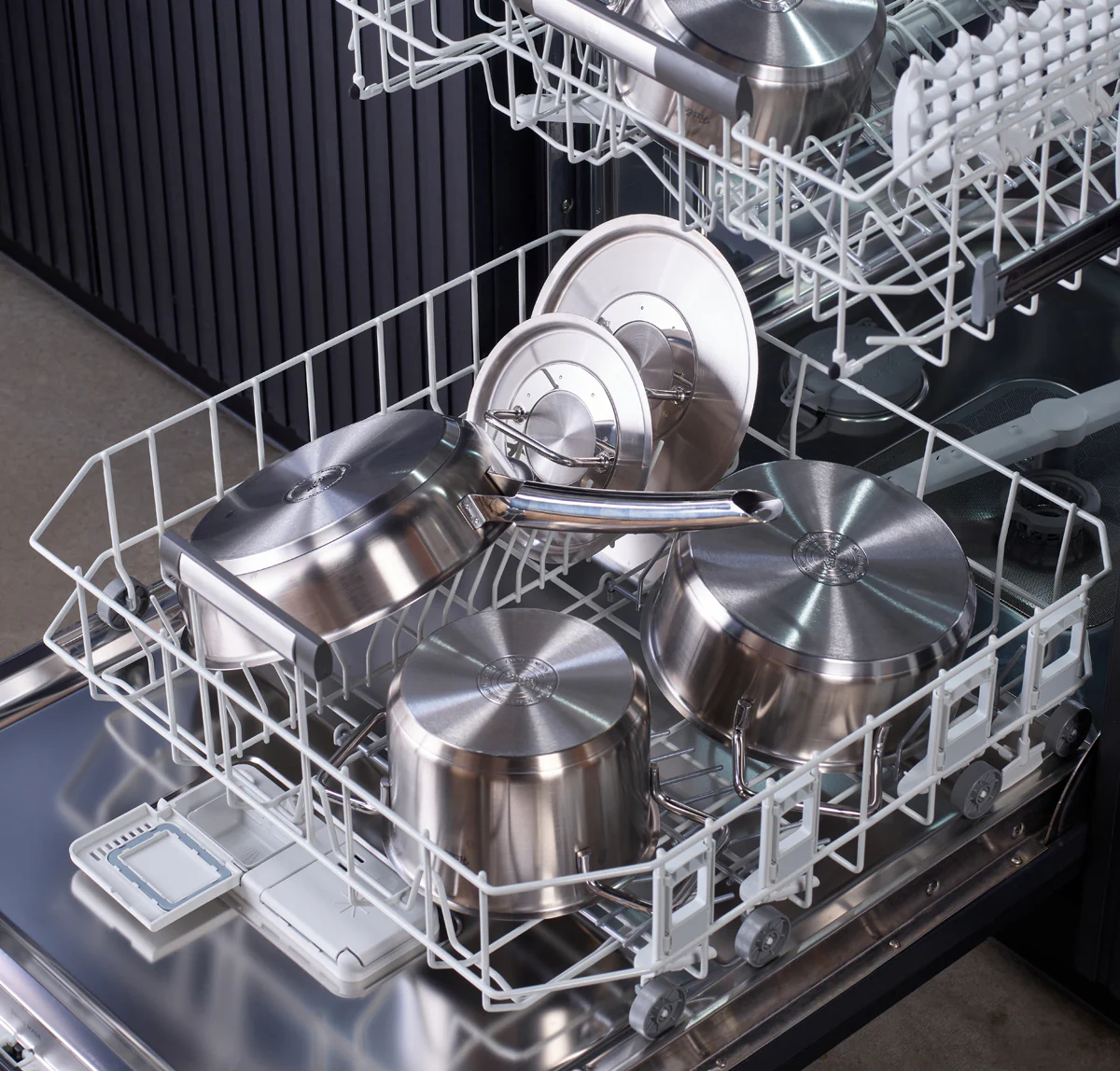 Fissler Pure Collection Stock Pot with Metal Lid - Image 8